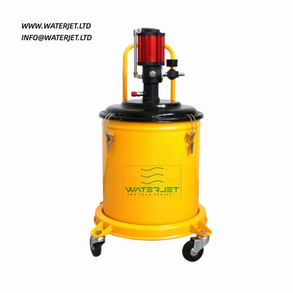 Portable grease pump